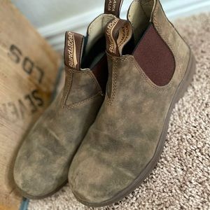 Blundstone kicks for the summer